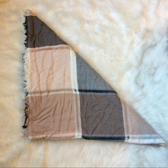 NWOT TOBI Plaid Blanket Scarf - Picture 3 of 5